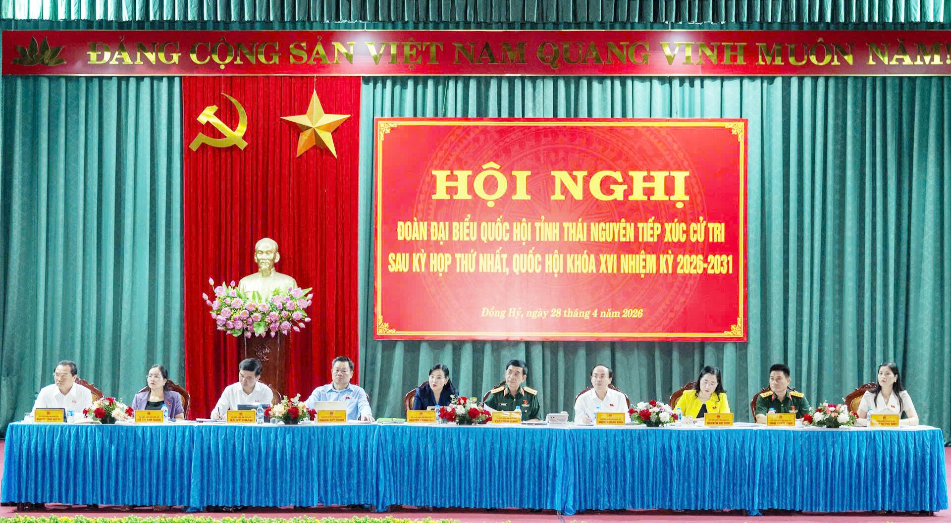 Đoàn ĐBQH tỉnh Thái Nguyên tiếp xúc cử tri sau Kỳ họp thứ Nhất, Quốc hội khóa XVI